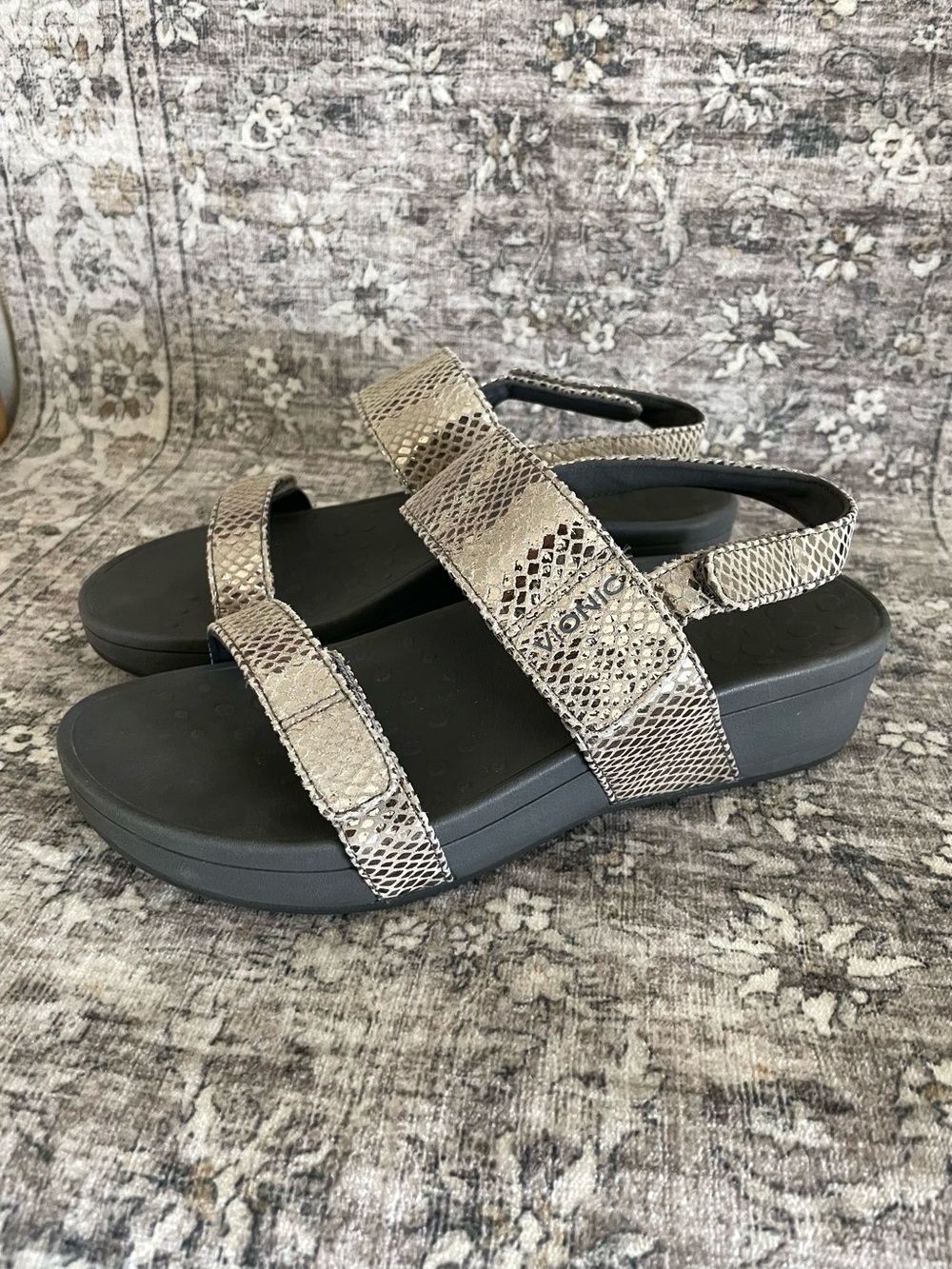 Vionic Sandals Sling Back Platform Size 8 Snake Skin Comfort Support - Picture 3 of 5